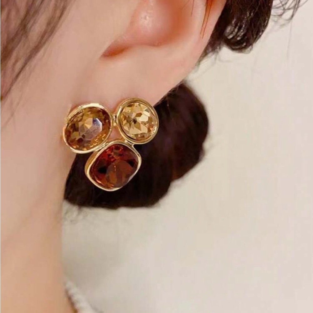 BRAND NEW ⭐️ Retro Chic Minimalist Geometric Crystal Stud Earrings, Elegant
